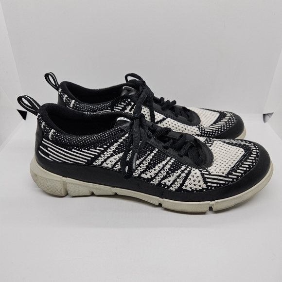 Ecco black and white knit mesh sneakers with black leather trim EU 38 US 7-7.5 - Picture 1 of 9